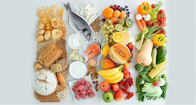 Preparación de comida saludable con ingredientes naturales para las articulaciones